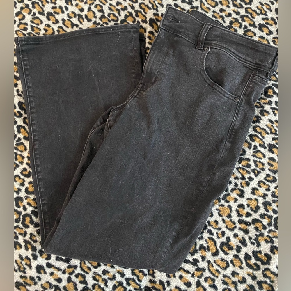 American Eagle Women’s Faded Black Denim Jeans, Size 18 Short